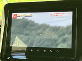 停車中に楽しめるTV機能。長距離移動の休憩時間に、ニュースや番組をチェックできます。