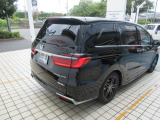 こちらのおクルマはメーカー保証期間内ですので新車一般保証特別保証を継承いたします(一般保証は新車登録月から3年間または走行60000kmまで、特別保証は新車登録月から5年間または100000kmまで)