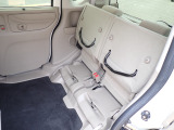 ◆チップアップ&ダイブダウン機構付【ULTR SEAT】は後席座面を左右分割で跳ね上げることができます。トランクで積載できない背の高い荷物をラクラク収納できます。ホンダ車ならではの人気装備です。