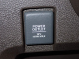 アクセサリーソケット機能付きです。消費電力120W(10A)以下のアクセサリーに、直流12Vの電源を供給します。