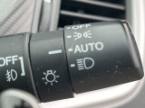 【オートライト】車外の明るさに応じて自動で点灯します!手動で点灯/消灯させることも可能ですよ♪