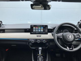運転席からの視界は広く、操作性も抜群です。快適な運転環境が、毎日の移動をサポートします。