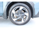 タイヤサイズは225/55R18 純正アルミホイール装着です!