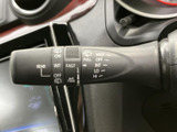 雨天時でもクリアな視界を確保。運転状況に合わせて、最適なワイピングをコントロールできます。