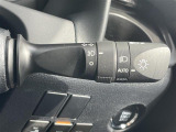【オートライト(AUTO)】外の明るさをシステムが感知して、自動でヘッドライトが点灯します。ヘッドライトをつけ忘れを防ぐ便利機能です。