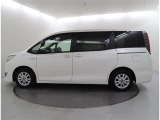 リヤ5面はプライバシーガラス☆強い日差しや車外の視線から室内を守ってくれます。