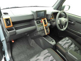 高品質カークリーニング 外装・内装、岐阜トヨペットの専門スタッフがシートもカーペットも綺麗に洗浄済み!プロの仕上げを是非ご確認ください。