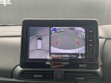 車を真上から見下ろしているかのように周囲の状況を把握して安心して駐車が行えるアラウンドビューモニターが付いています
