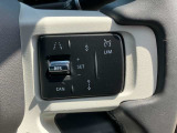 【アダプティブクルーズコントロール】先行車との車間距離を自動で維持し、設定した速度内で加速・減速を自動で行えます。