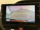 バックガイドモニターで、後方を確認しながら安心して駐車することができます。運転初心者も熟練者も必須の機能ですよ!