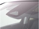 サポカーSとは、衝突被害軽減ブレーキに加えて、高齢者に多いと言われている踏み間違い事故防止をサポートする機能です。詳しくは販売店スタッフまでおたずねください。