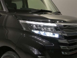 LEDヘッドライトです。デザイン性がよくとても明るいので、夜間の走行や悪天候でも安心です。しかも長寿命!