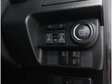 電動のスライドドアで楽々スムース!運転席から開閉の操作ができます!&スタートスイッチを押してエンジン始動ができるスマートキーが装備されています♪ポケットや鞄からキーを出さずに乗り込めます♪