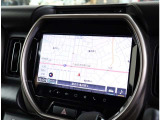 『1台』のお車に対して、3名体制で日々議論を重ね仕入れを行っております。