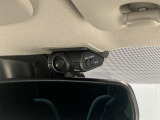 いくら安全運転をしていても、事故に巻き込まれることもあります。万が一の時に証拠として使えるフロント+車室内ドライブレコーダーがついてます♪