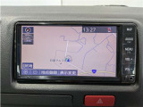 純正ナビを装備。タッチパネル式で使いやすく、お出かけもラクラクです。