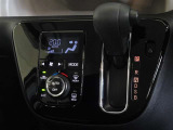 車内を快適に、オートエアコンを装備しています。