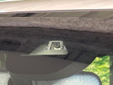 【ホンダセンシング】走行中に前方の車両等を認識し、衝突しそうな時は警報とブレーキで衝突回避と被害軽減をアシスト。より安全にドライブをお楽しみいただけます。