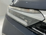 LEDヘッドライトは、点灯の瞬間から最大光量を発揮し、突然暗くなるトンネルなどでの安定感を高めます。