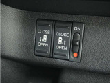 ◆両側電動スライドドア◆狭い駐車場でも乗り降りが楽々♪お子様が隣の車にドアを当ててしまう心配もございません!小さなお子様連れの方もこれで安心。