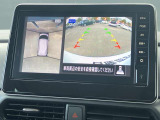 アラウンドビューモニター(全方位カメラ)付きなので、狭い道も車庫入れも丸見えで安心!ソナーで障害物を警告するのでバックが苦手な方も、得意な方も安全度UP!