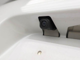 バックの苦手な初心者や女性にうれしいバックモニター 運転席の死角になる真後ろが確認できます。 (^^♪