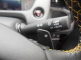 オートヘッドライト標準装備です。車外の明るさに応じて自動的にヘッドライトの点灯・消灯をしてくれます。トンネルの出入り口などで活躍してくれます。
