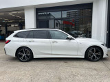 BMWを熟知したメカニックによる、360度の納車前点検。ドイツ本国と同様の教育・訓練を受けたメカニックが徹底的に点検、整備した後にお客様にお引渡しします。