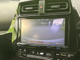 後方確認をサポートするモニターで、安全な運転を支援します。狭い道や駐車時にも重宝する機能です。