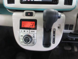 温度設定だけで後は自動制御のフルオートエアコンです。