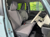 運転席まわりには十分なスペースがあり、大柄な方でもゆったり運転していただける環境です。