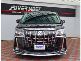 【車屋】として、長く車業界に従事した経験豊富なスタッフが多数在籍しております。