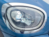 ●LEDヘッドライト:夜間走行時も良好な視界を確保し安心して運転できる高輝度LEDヘッドライトを装備!点灯速度が早く、消費電力も抑えられています。