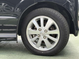 日産純正アルミホイール タイヤサイズは155/60R14です。
