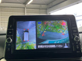 後方の映像を確認しやすいモニターで、安全な駐車をサポートします。狭い場所でも安心して駐車操作ができます。
