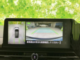 運転支援機能の情報表示で、安全な運転をサポート。様々な情報をわかりやすく表示し、ドライバーを安心させます。