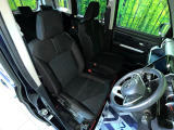 運転席シート廻りは使用感も少なく、良好な状態となっています。丁寧に使われていたことがよくわかりますね。