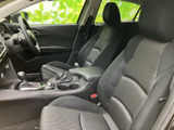 運転しやすいコックピット。操作性にも優れており、スムーズなドライビングをサポートします。快適な運転環境をご提供いたします。