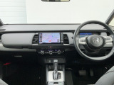 視界性もよく、広々とした空間で運転できます。