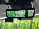 【デジタルインナーミラー】後席の大きな荷物や同乗者で後方が確認しづらい時でも安心!カメラが撮影した車両後方の映像をルームミラー内に表示。クリアな視界で状況の確認が可能です!