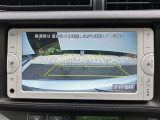 【バックモニター】バックカメラが装着されています。車庫入れが苦手な方もこれがあれば安心ですね