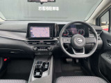 前席内装の全体像です。是非実車をご覧にお越し頂き実際にお座りください。