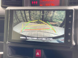 【バックカメラ】駐車時に後方がリアルタイム映像で確認できます。大型商業施設や立体駐車場での駐車時や、夜間のバック時に大活躍!運転スキルに関わらず、今や必須となった装備のひとつです!