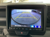 【バックカメラ】運転が苦手な方も車庫入れラクラクです!ギアをリバースに入れれば自動的に切り換わりますので、面倒な操作は不要です♪狭い駐車場もお車を傷つけず安心ですね!