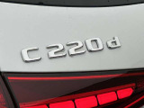 メルセデス・ベンツ[認定中古車]は、メルセデス・ベンツ日本株式会社が認定する中古車保証制度が適用される中古車です。これは正規販売店のみの特典です。