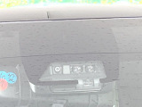 【プリクラッシュセーフティ】前方の車両等を検知し、衝突しそうな時は警報で注意を促し、ブレーキを踏む力をサポート。ブレーキを踏めなかった場合は衝突被害軽減ブレーキが作動、衝突回避をサポートします。