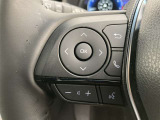 運転中、オーディオの操作をしてて、ハッとしたことはありませんか?ステアリングスイッチは、運転中でもハンドルでオーディオの操作が可能です。安全なドライブをサポートします。