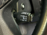 【レーダークルーズコントロール】ミリ波レーダーが車間距離を測って設定車速内で車速に比例した車間距離を保ちながら追従走行する装置で近づきすぎたときは自動でブレーキし、離れすぎたときには自動増速もする。