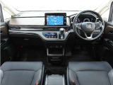 ◆インテリアパネル◆視界広々で非常に運転しやすくロングドライブでも疲れを感じさせないすっきりとまとまったインパネ周りです。