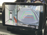 狭い道や駐車時も安心のバックモニター。後方の状況を鮮明に映し出し、安全な運転をサポートします。